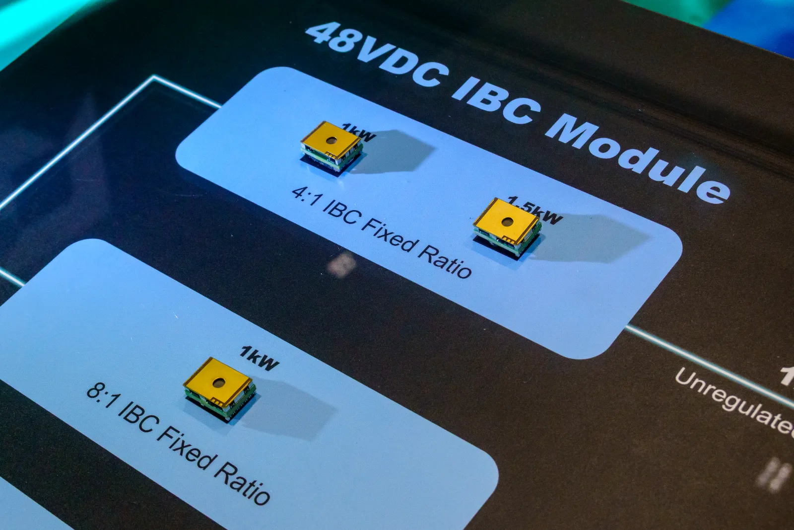 OCP開放運算計劃高峰會上,光寶的DC-DC產品展示。