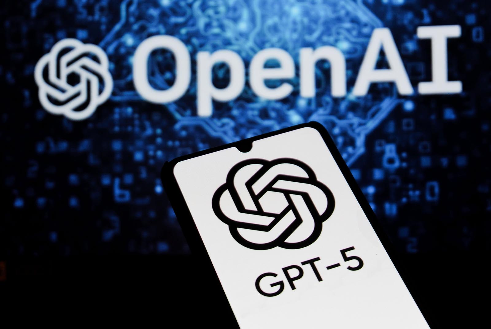 財經一週：OpenAI急推GPT-5.2、聯準會連三降息、中國貿易順差首破兆美元