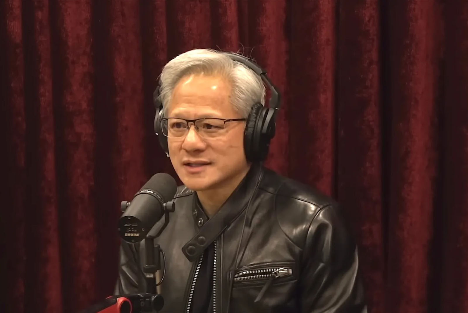 曾窮到沒錢打電話！黃仁勳：幫助我成功的不是野心，是「不能失敗」的恐懼