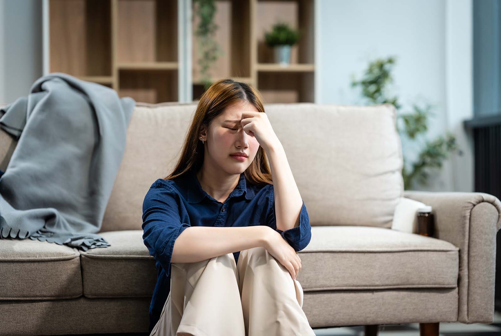 明明不難過，卻也開心不起來？醫師：你可能不是累，而是「失樂」了！