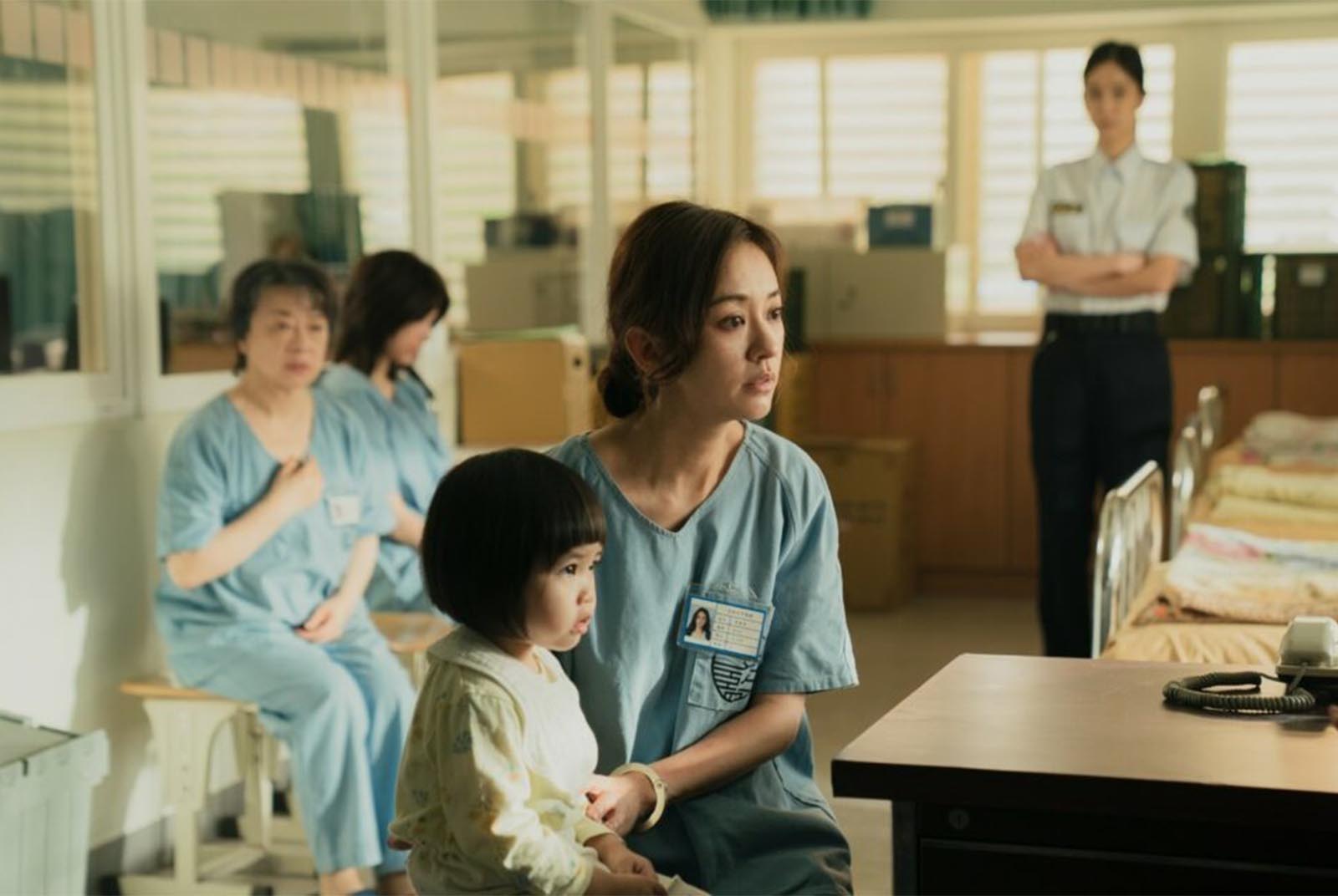 《陽光女子合唱團》在講什麼？是真實故事？改編自哪部韓國電影？導演用台式喜劇揭密女子監獄真實現況