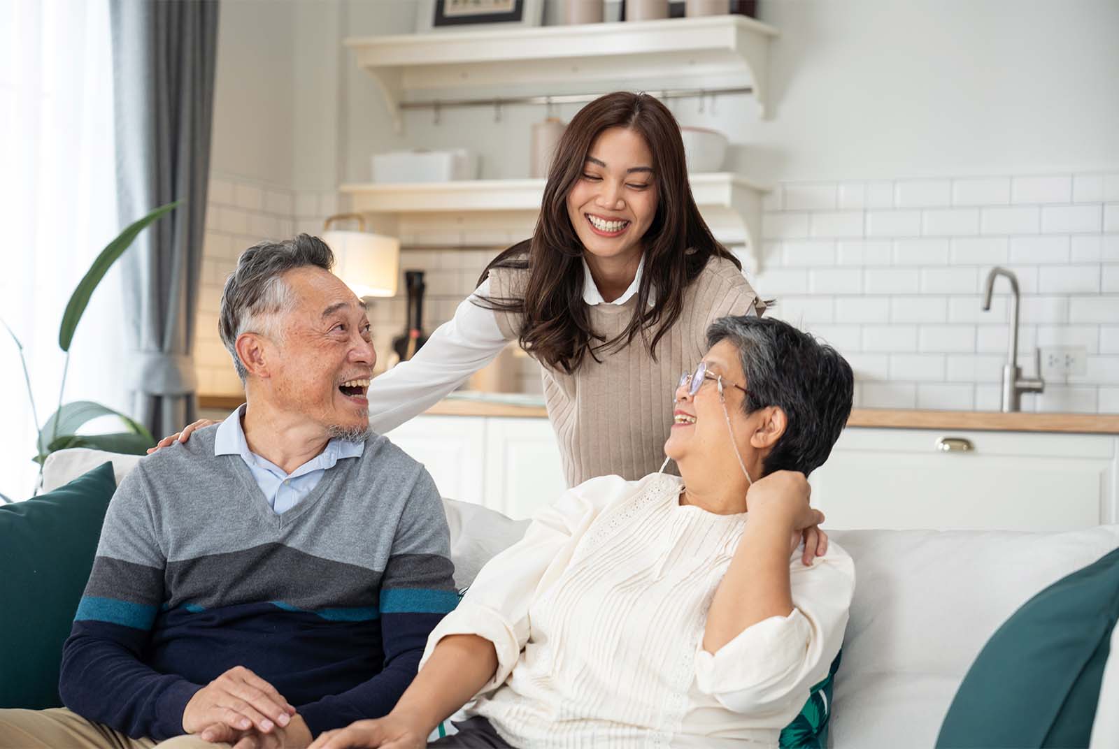 總是夾在父母與家庭之間？心理師揭「中年人最該學習的一件事」：容許自己不夠孝順