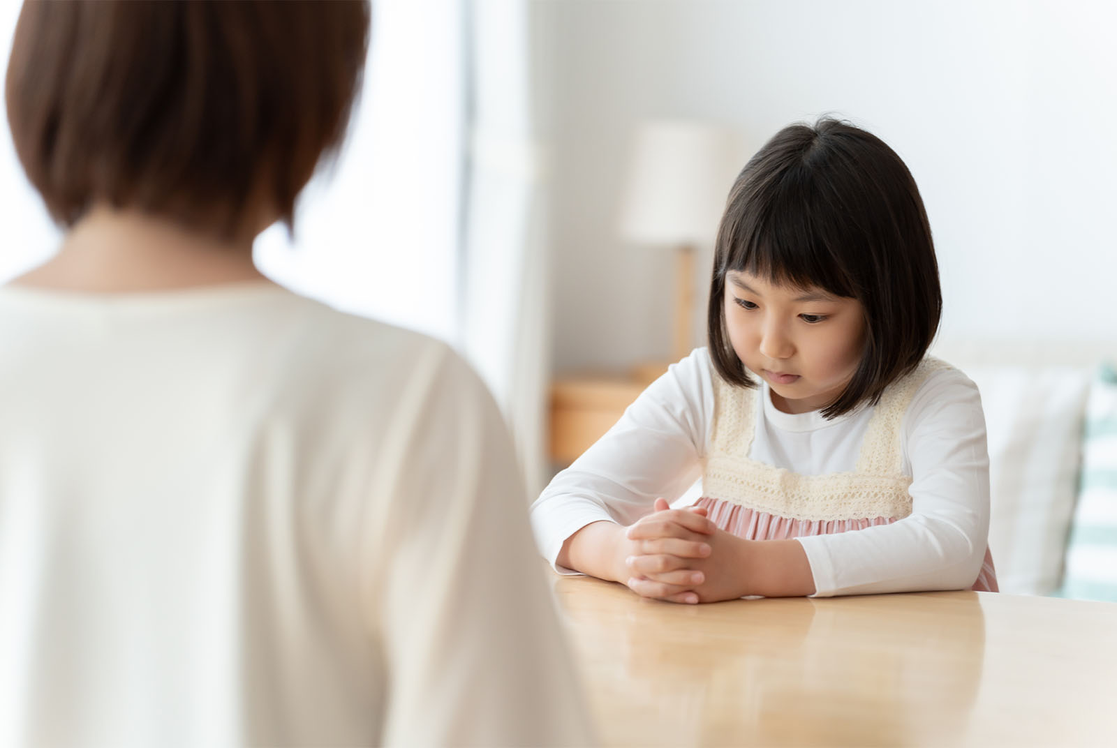 孩子長大像變陌生人？教養專家揭「父母常犯4大錯誤」：別讓愛變調成壓力