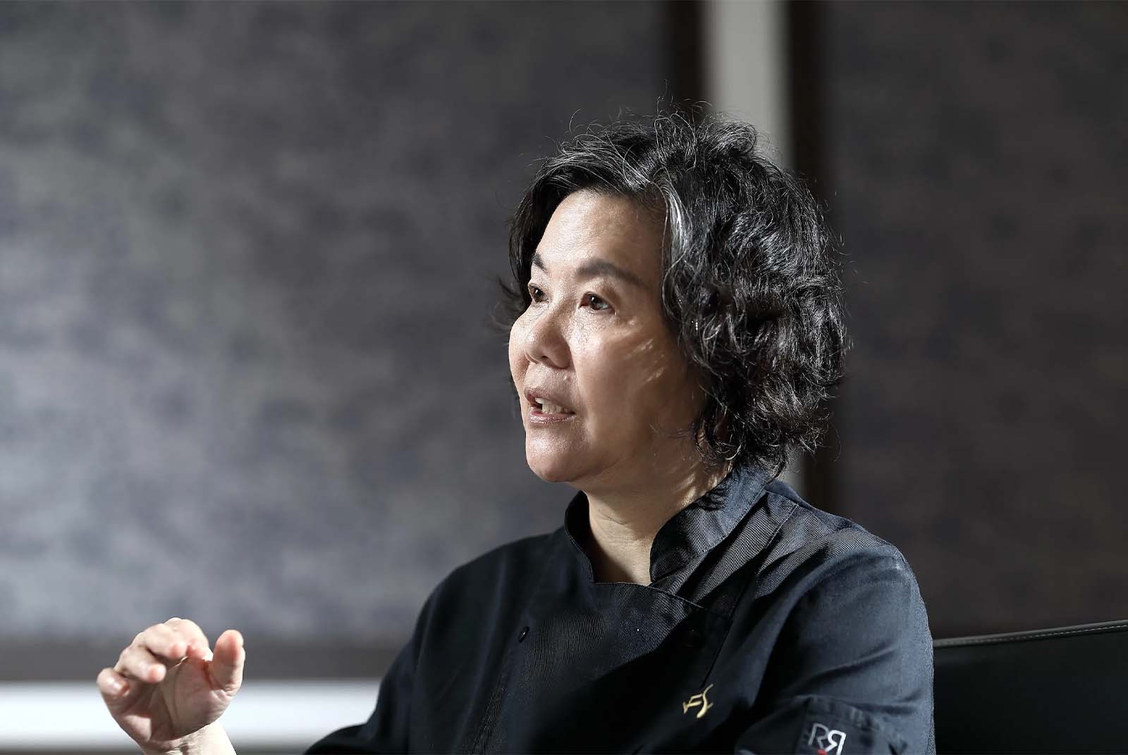 女性-職場-工作-餐廳-廚師-職人