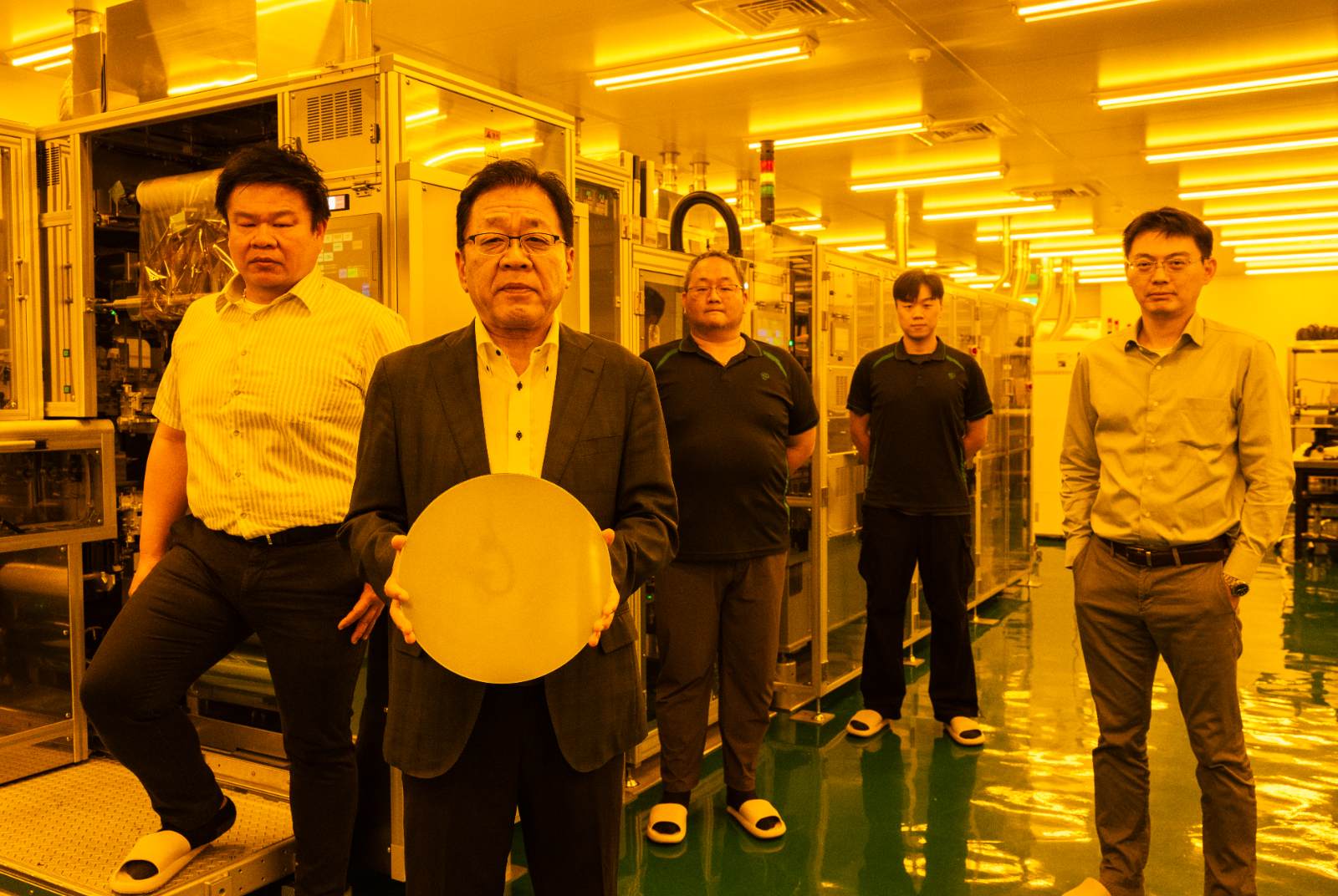 AI-半導體-先進封裝-載板-長廣-長廣精機-晶片載板壓模機-AI晶片